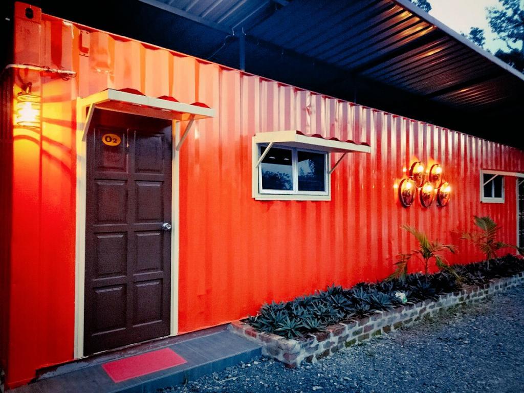 5 Stone Cabin Chalet Тайпинг Экстерьер фото